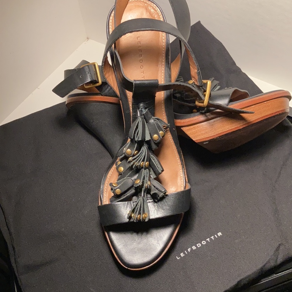 LEIFSDOTTIR INTO ANKLE T STRAP Black